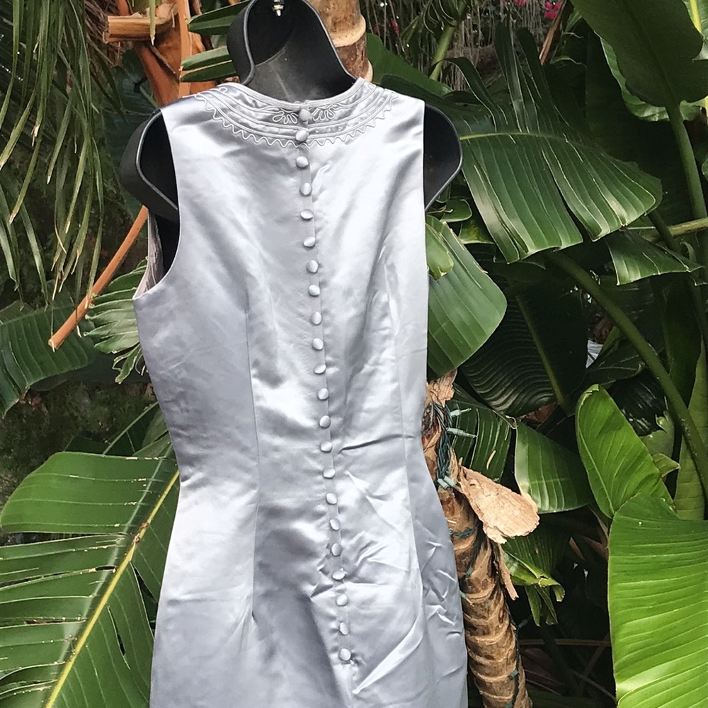 Embroidered satin column maxi dress or CheongSam - Picture 10 of 17